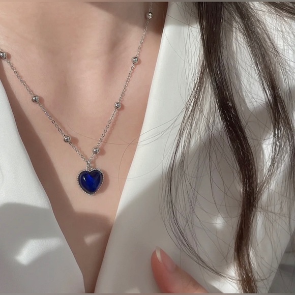 Fashionable Stainless Steel Necklace Color Changing Heart-Shaped Mood Pendant - Picture 8 of 14